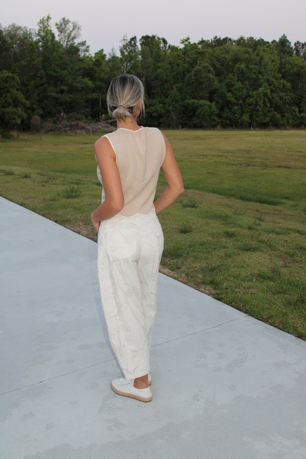Camo Barrel Jeans – High Waist Relaxed Fit Statement Denim