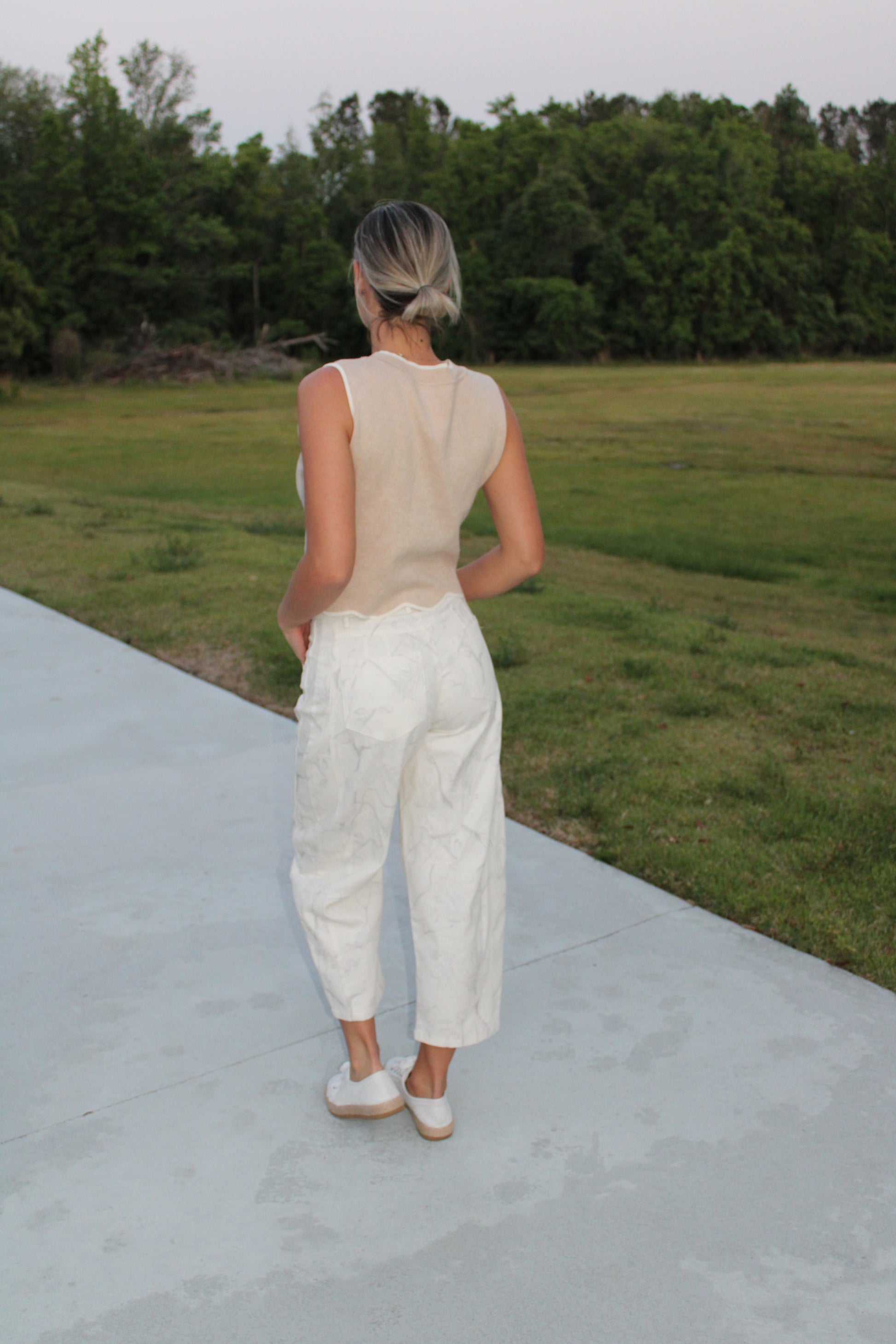 Camo Barrel Jeans – High Waist Relaxed Fit Statement Denim