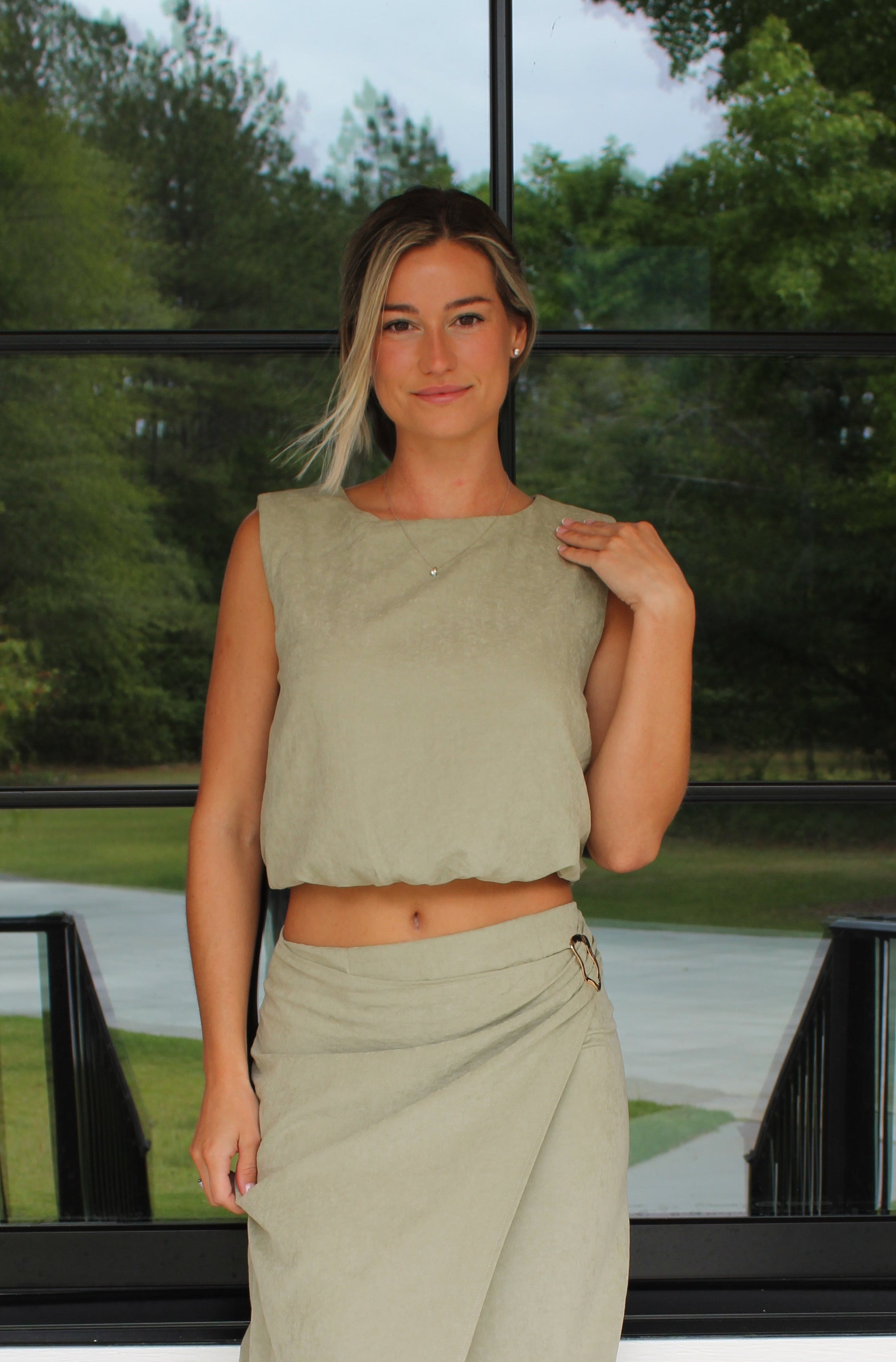 Olive Cropped Tank – Relaxed Sleeveless Top